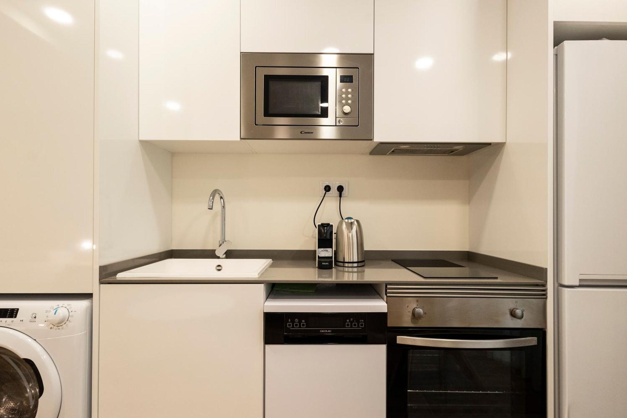 Cortes Suites By Concept Flats Valencia Exterior photo