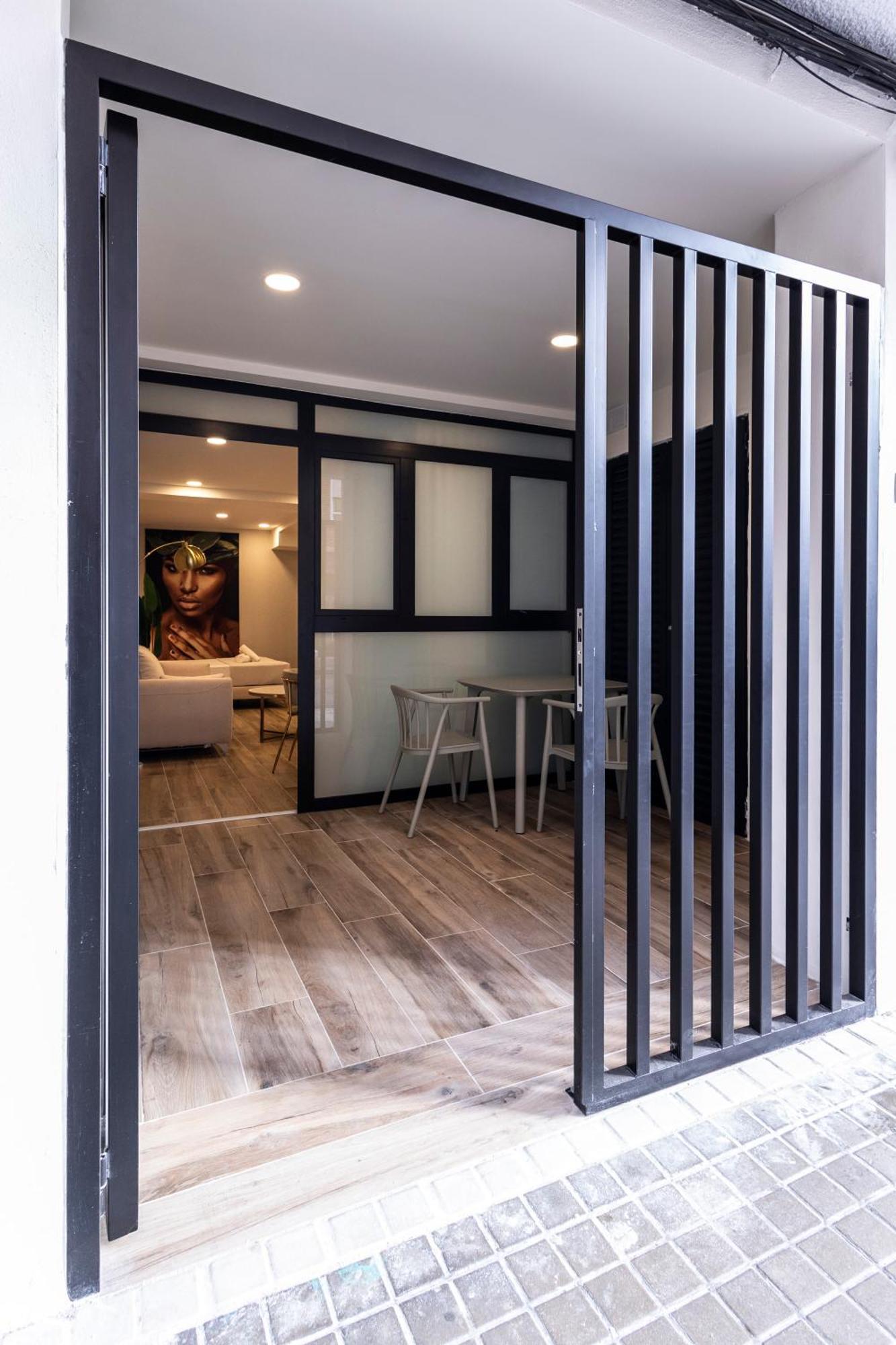 Cortes Suites By Concept Flats Valencia Exterior photo